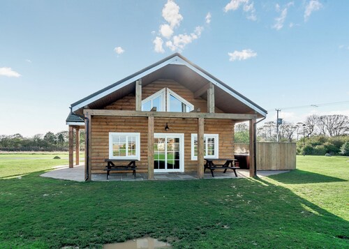 5 bedroom accommodation in Hornsea