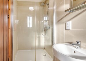 Bathroom - 5 bedroom accommodation in Hornsea (Hornsea)
