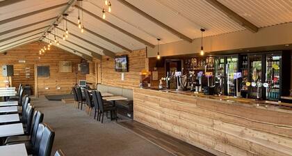 Merryfield & Sandfields Apartment