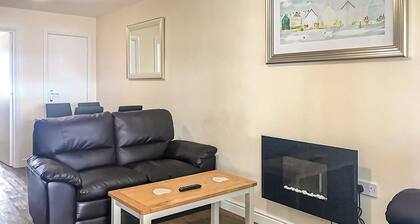 Merryfield & Sandfields Apartment