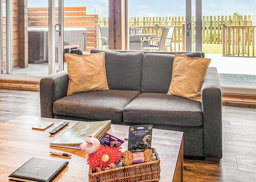 2 bedroom accommodation in Withernsea