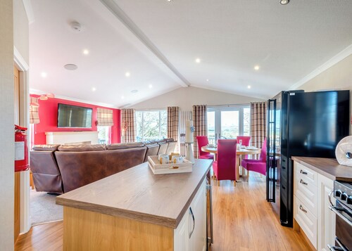 2 bedroom accommodation in Dumfries, Dumfries & Galloway