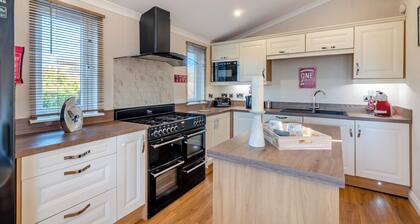 2 bedroom accommodation in Dumfries, Dumfries & Galloway
