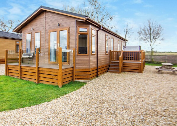 Exterior - 2 bedroom accommodation in Swinethorpe, Nr Lincoln (Swinethorpe, Nr Lincoln)