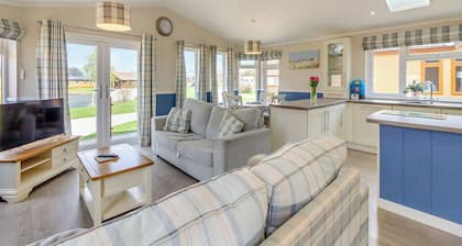 2 bedroom accommodation in Swinethorpe, Nr Lincoln