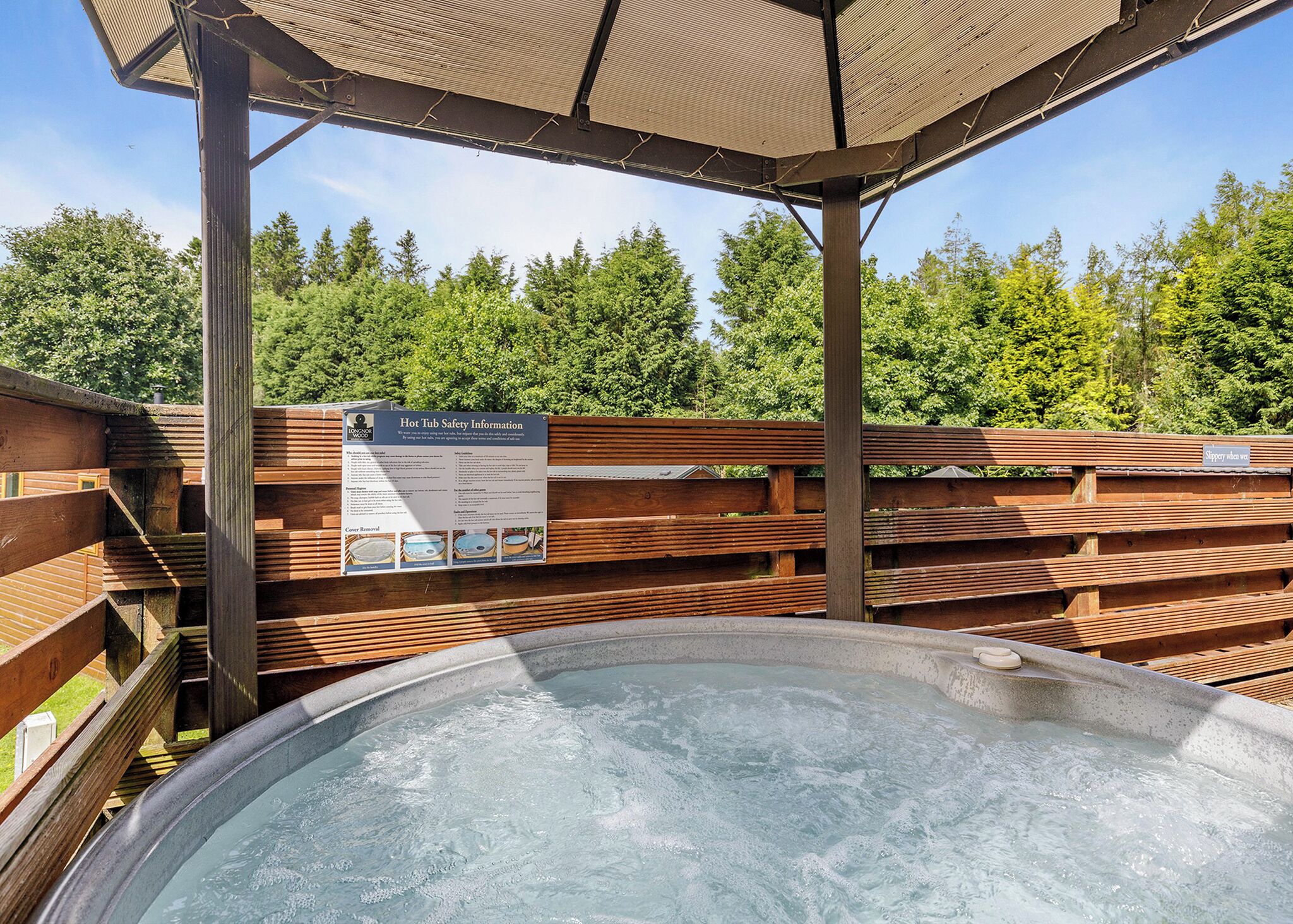 Bain à remous extérieur