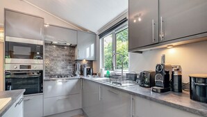 Unclassified image, 5 of 20, button - Bakewell Deluxe Lodge Pet Friendly (Longnor, Nr. Buxton)