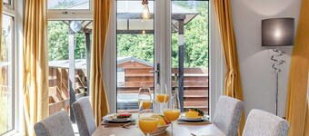 Bakewell Deluxe Lodge Pet Friendly