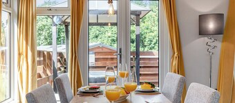Bakewell Deluxe Lodge Pet Friendly