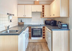 Kühlschrank, Ofen, Herdplatte, Geschirrspüler