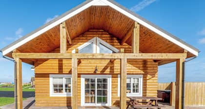 Outstanding, spacious and contemporary two storey lodge.