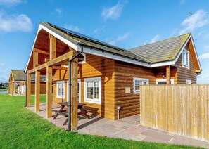 Exterior - Outstanding, spacious and contemporary two storey lodge. (Hornsea)