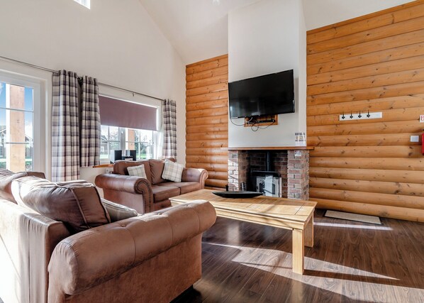 Fireplace - Outstanding, spacious and contemporary two storey lodge. (Hornsea)