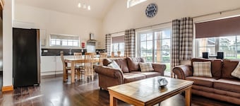 Outstanding, spacious and contemporary two storey lodge.
