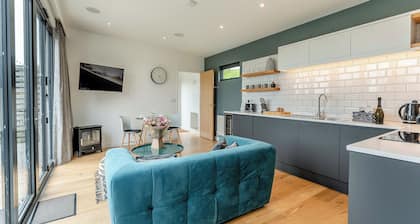 Woodland View Retreat (Pet)
