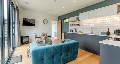 Woodland View Retreat (Pet)