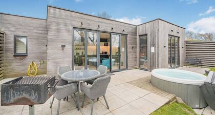 Woodland View Retreat (Pet)