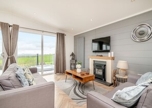 Living area - 1 bedroom accommodation in Midsomer House, East Compton (Midsomer House, East Compton)