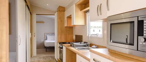 Fridge, oven, stovetop, toaster