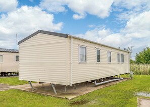 Exterior - Superior 12ft-wide caravan with two twin with four singles. (Mablethorpe)