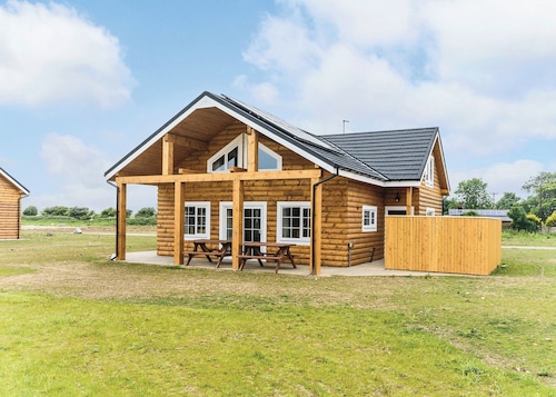 Oystercatcher Lodge Pet