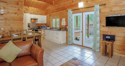 2 bedroom accommodation in Freehay, Cheadle