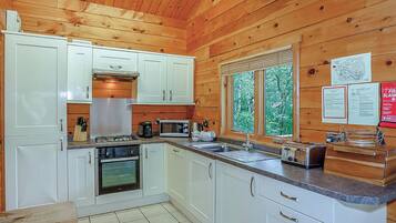 Fridge, oven, stovetop, toaster