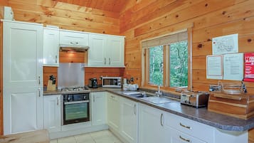 Fridge, oven, stovetop, toaster