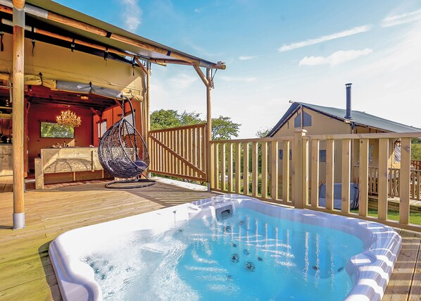 Terrace/patio - Foxglove Safari Tent (Narberth)