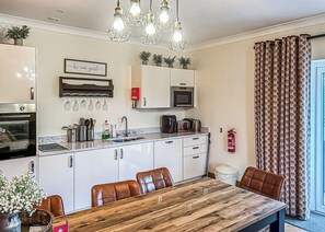 Fridge, oven, stovetop, toaster