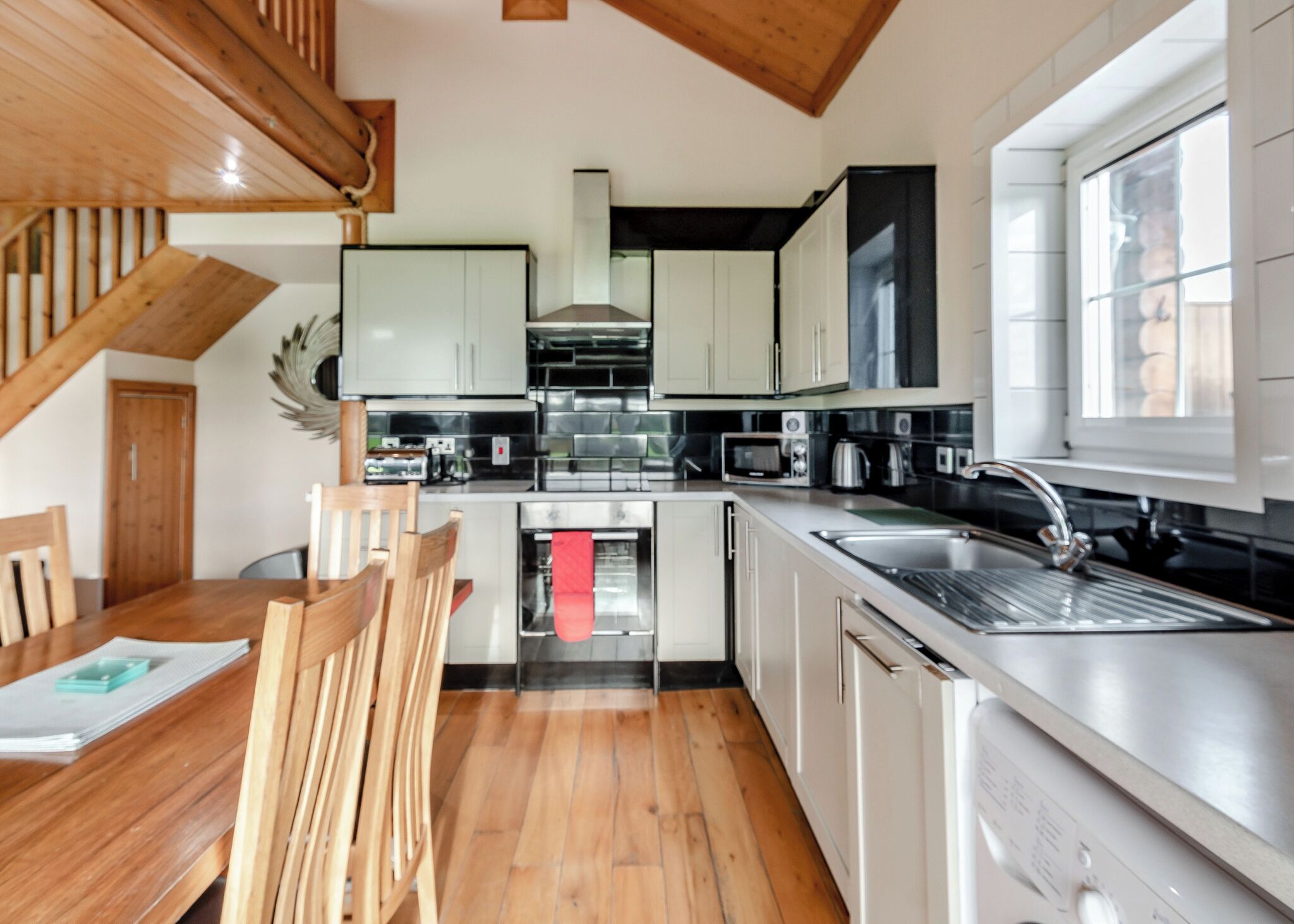 Kühlschrank, Ofen, Herdplatte, Geschirrspüler