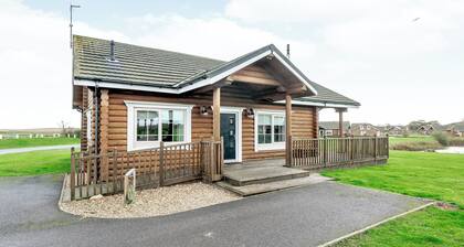Outstanding, spacious and contemporary two storey lodge.