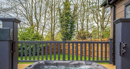New in 2019 Two bedroomed lodge.