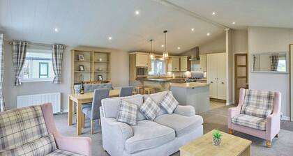 2 bedroom accommodation in Hexham