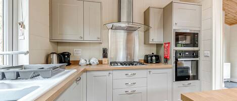 Fridge, oven, stovetop, toaster