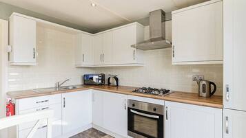 Fridge, oven, stovetop, toaster