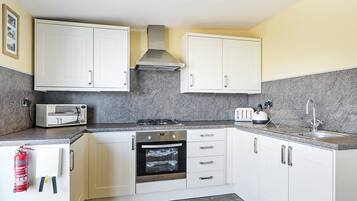 Fridge, oven, stovetop, toaster