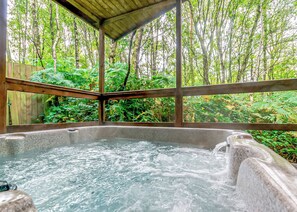 Outdoor spa tub