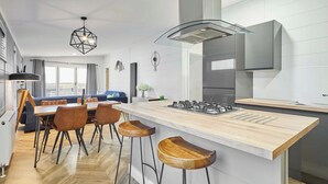 Fridge, oven, stovetop, toaster