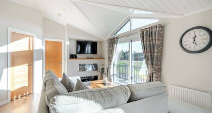 2 bedroom accommodation in Dumfries, Dumfries & Galloway