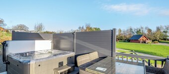 2 bedroom accommodation in Dumfries, Dumfries & Galloway