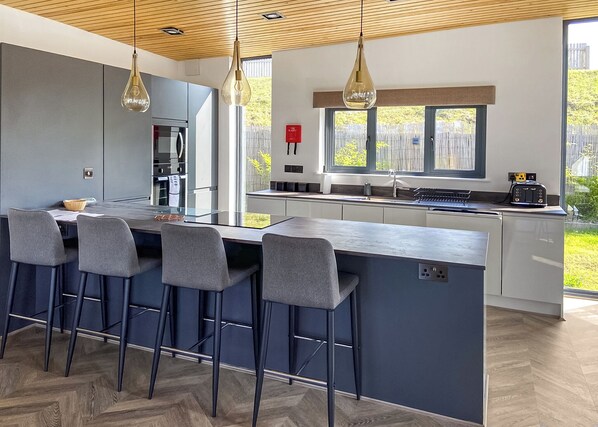 Refrigerador, horno, parrilla de estufa y lavavajillas 