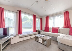Living area - Manifold Caravan Pet Friendly (Longnor, Nr. Buxton)