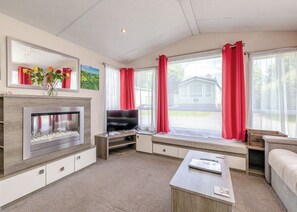 Living area - Manifold Caravan Pet Friendly (Longnor, Nr. Buxton)