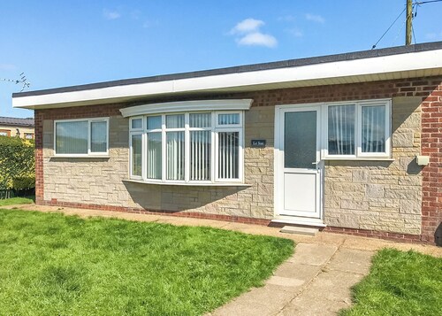 Comfortable bungalow with one double and one twin.