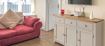 Comfortable bungalow with one double and one twin.