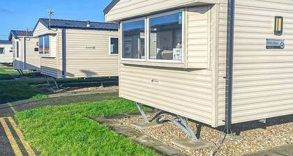 2 bedroom accommodation in Chapel St Leonards