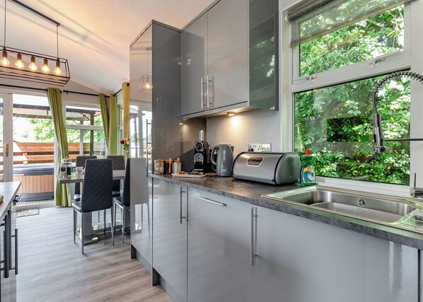 Fridge, oven, stovetop, toaster