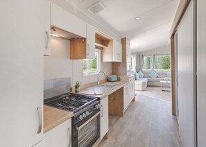 Fridge, oven, stovetop, toaster - 2 bedroom accommodation in Skegness (Skegness)