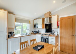 Réfrigérateur, four, plaque de cuisson, lave-vaisselle